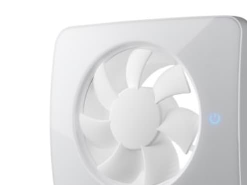 FRESH Ventilator Intellivent® Sky med touchpanel og App samt funktioner for tids-, hastigheds-, fugt- og lugtstyring. Max. 140 m³/h.