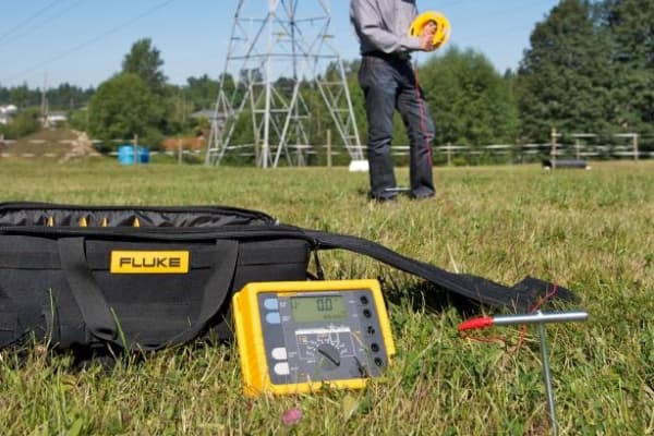 Fluke 1623-2 GEO kit, Sort, Gult, Knapper, Rotasjon, 6 s, LCD, 1999 sifre, IP56