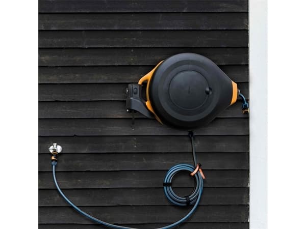 Fiskars 1025932, Multi-posisjon, Automatisk, Funksjonell, Sort, Oransje, Frittstående, Vegg-montert, 25 m