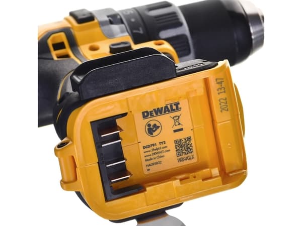 DeWALT DCD791P2 - Porakone/porakone - akkuporakone - 2-nopeuksinen - avaimeton porakärry 13 mm - 70 N-m - 2 akkua - 18 V