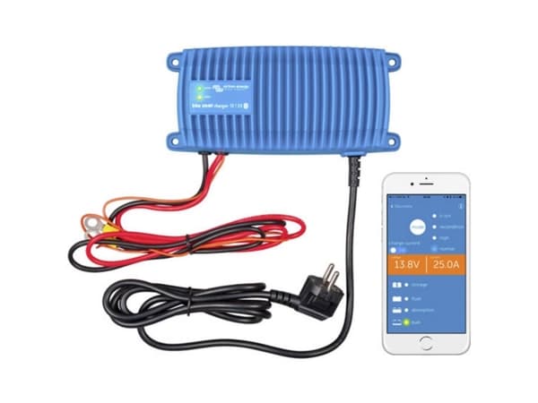 Victron Energy Blue Smart IP67 Waterproof Charger 12/13 - Batterilader - AC 230 V - blå, RAL 5012