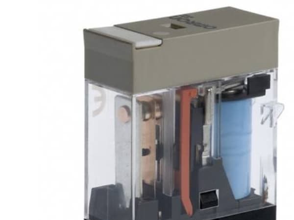 Relä, plug-in, 5-stift, SPDT, 10A, mek- och LED-indikatorer, etikettfunktion G2R-1-SN 24DC(S)