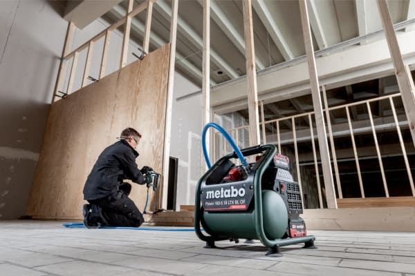Metabo POWER 160-5 18 LTX BL OF - Tryckluftspump - sladdlös - oljefri - 70 l/min - 5 liter - 120 l/min - inget batteri - 18 V - SOLO