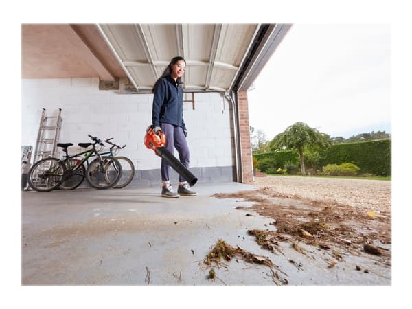 BLACK+DECKER BCBL200L - Løvblåser - trådløs - 18 V - 2 Ah - 19500 rpm - 600 m³/t - 140 km/h - 2.35 kg