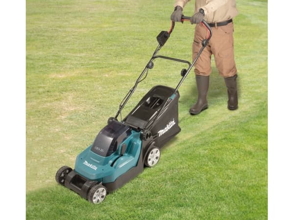 Makita DLM382Z, 560 m², 38 cm, 2 cm, 7,5 cm, 40 L, 4 renkaita - SOLO
