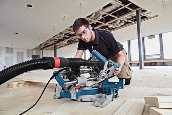 Bosch GCM 8 SJL SKYDDNINGSSÅG MED UTSUGNING