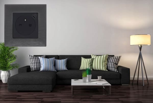Legrand Niloe Step - 3x trippelram - svart 863593