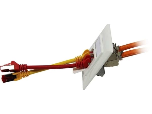 Keystone,moduulinpidike, uppoasennettavat pistorasiat 2xTP-moduulille, puhtaanvalkoinen, muotoiltavissa UAE, Synergy 21,