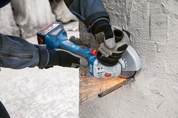 Bosch GWS 18V-7 Professional - Vinkelsliper - trådløs - 125 mm - 2 batterier - 18 V