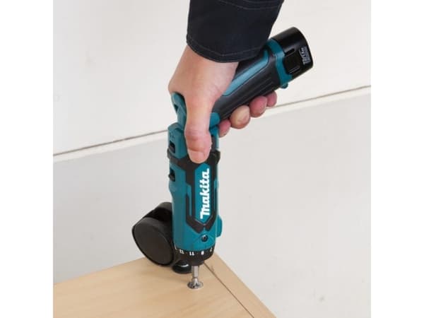 Makita DF012DZ - Drill/driver - trådløs - 2 hastigheter - 5.6 N·m - uten batteri, ingen lader - 7.2 V - SOLO