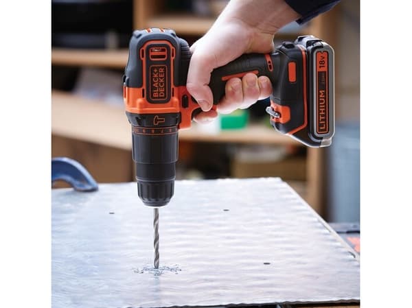 Black + Decker 18V iskuporakone 2g 2 Batt 2.0ah kotelo