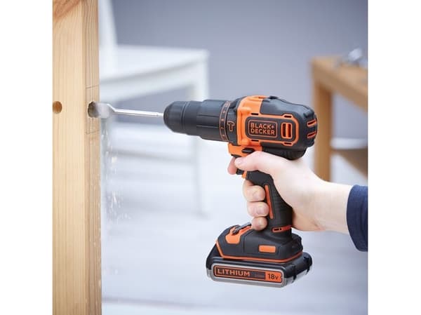 Black + Decker 18V iskuporakone 2g 2 Batt 2.0ah kotelo