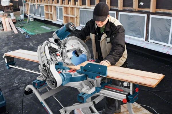 Bosch GCM 12 GDL GRIP SAW MED UTSUGNING