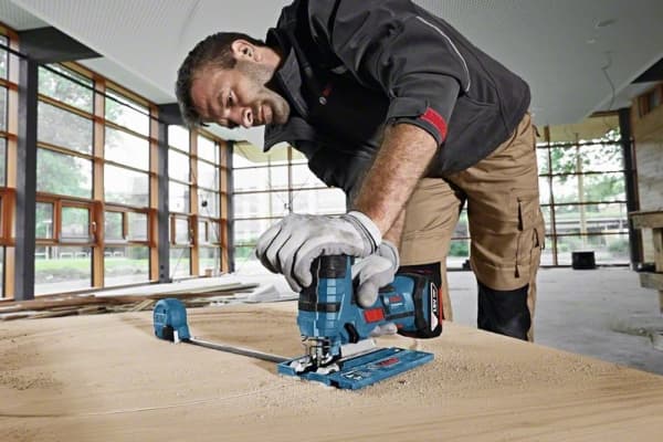 Bosch AKKUSTIKSAV GST18V-LIS SOLO L-BOXX