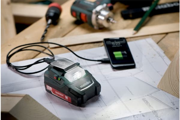 Metabo PA 14.4-18 LED-USB, Akkulaturi, Litium, 18 V, Metabo, Vihreä, Punainen, Hopea, AC