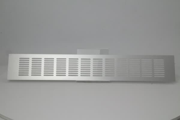 Europlast Alumiininen tuuletussäleikkö, 80X500mm, hopea