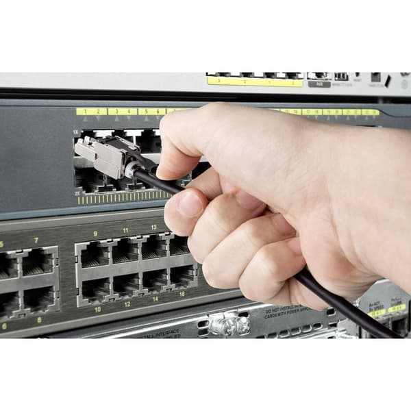 Renkforce RF-4538216 RJ45 Nätverkkabel, Patchkabel CAT 6A S/FTP 0.50 m Svart Med stödring för upplåsning 1 st