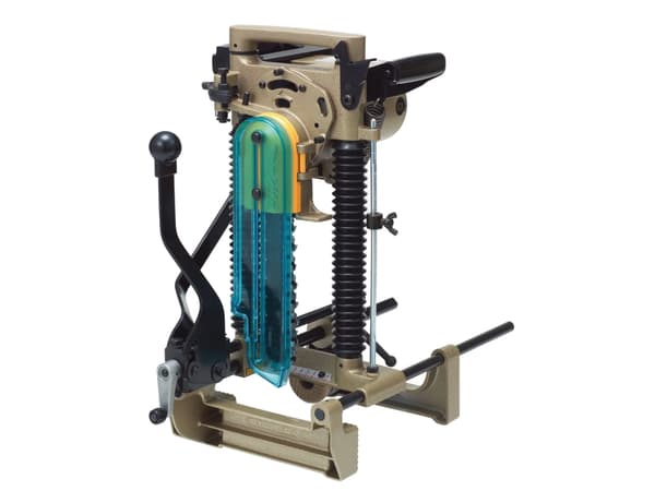 MAKITA Chain Mortiser 7104L 1.140W