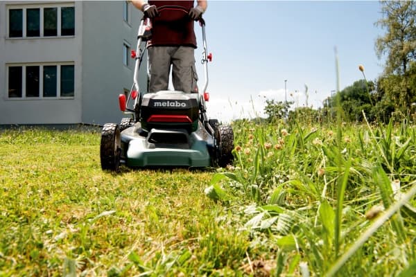 Metabo RM 36-18 LTX BL 46, Työnnettävä ruohonleikkuri, 800 m², 46 cm, 2,5 cm, 8 cm, Leikkuuterät