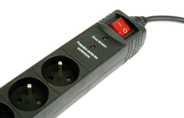 Gembird SPF5-C-10 överspänningsskydd Svart 5 växelströmsuttag 250 V 3 m