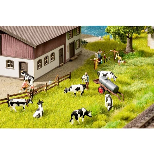NOCH H0 Bondgårdsfamilj 15609 Målad, Stationär, Stillasittande
