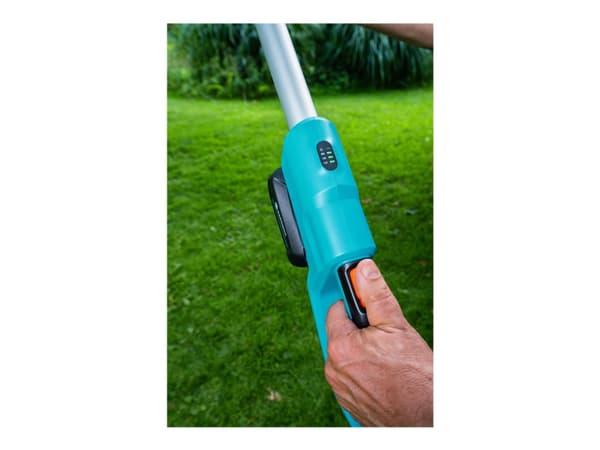 GARDENA TCS TELESKOOPPINEN OKSASAHA 20/18V SIS. AKUN JA LATURIN