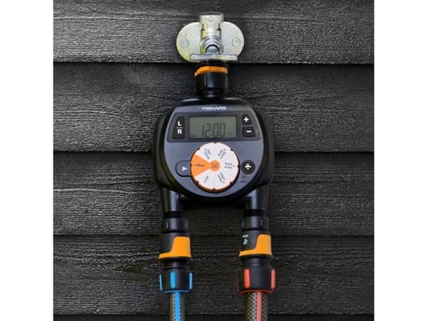 Fiskars 1054792, Digitaalinen kasteluajastin, 360 min, Musta, 1 kpl