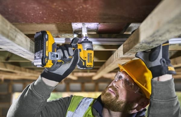 DeWALT DCK2061D2T-QW, Kompakt såg, Batteri, 18 V, 2 styck