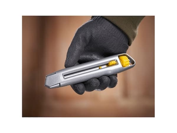 Stanley Knife with breaking blad 18mm Interlock 5 blader (7-10-018)