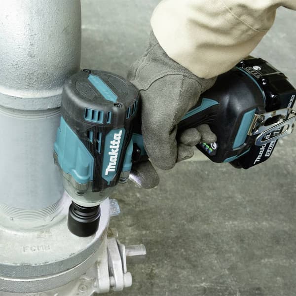 Makita DTW300RTJ Slagskruvdragare batteri 330 Nm 18 V Antal batterier som ingår 2 5 Ah inkl. 2x batterier, inkl. laddar