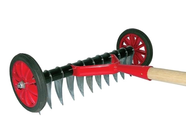 Kard Aerator pyörillä varustettu 420mm (154)