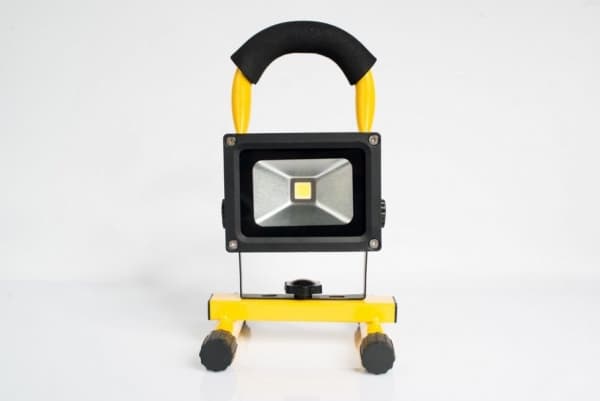 VOLTENO 10W BÆRBART BATTERI LED-HODELYKT