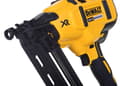 Miniatyrbild 2 av 5: DeWALT DCN660P2-QW XR LI-ION 18 V 2-växlad såg med borstlös motor