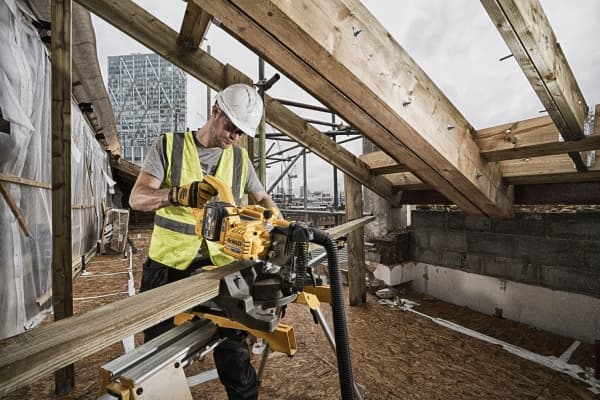 DeWALT DCS777T2-QW, 6300 RPM, 50°, 50°, 104 dB, 93 dB, 1,5 m/s ²