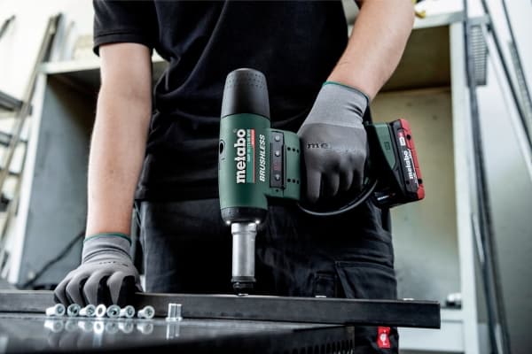 Metabo NMP 18 LTX BL M10, Svart, Grön, Gjuten aluminium, Rostfritt stål, Stål, 15 kN, 1 cm, Batteri, 18 V