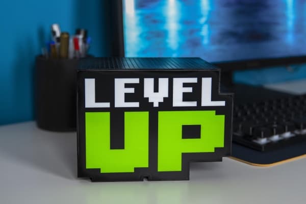 Paladone Level Up Light with Sound Retro Gaming Style Batteriebetrieben Mehrfarbig PP8588
