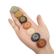 Ovale Chakrasteiner med symboler
