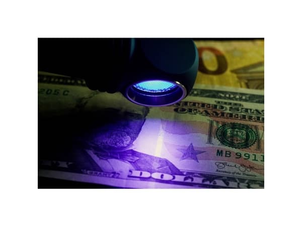 ArmyTek Wizard C2 WUV Valkoinen ja ultravioletti LED (RGB) otsalamppu Magneettipidikkeellä Paristokäyttöinen 1100 lm 3 h 65 g