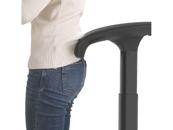 Ergonominen nojatuoli, väsymystä estävä matto, liikuteltava, korkeussäätö.