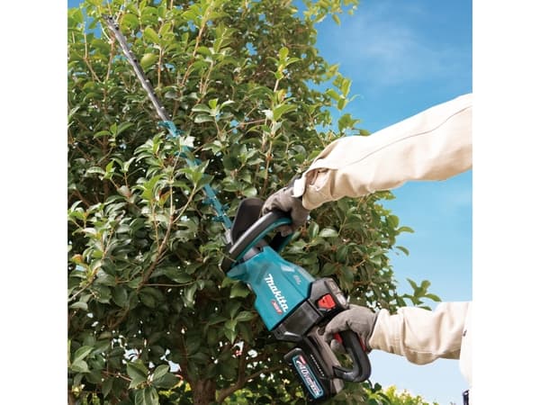 Makita UH005GZ - Häcksax - sladdlös - 40 V - inget batteri, ingen laddare - 2000/3600/5000 spm - 750 mm - skärkapacitet: 23.5 mm - tandmellanrum: 35