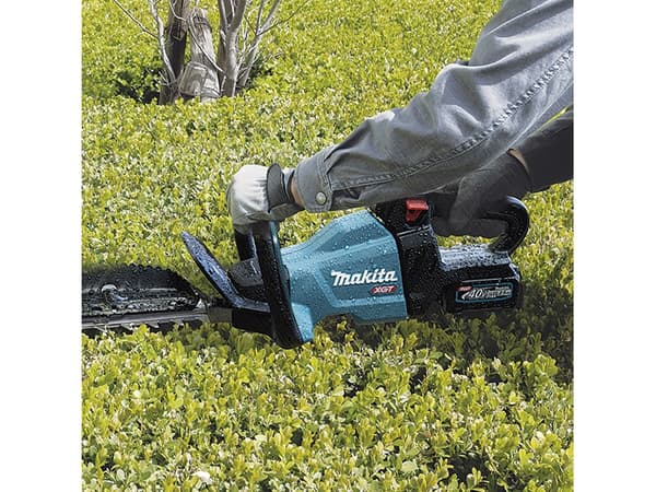 Makita UH004GZ - Hekkstusser - trådløs - 40 V - 720 W - uten batteri, ingen lader - 2000/3600/5000 spm - 600 mm - kuttekapasitet: 23.5 mm - tannavsta