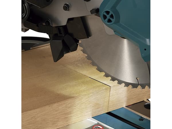 Makita LS004GZ01 - Skyvbar kombigjæresag - trådløs - 260 mm - uten batteri - 40 V - SOLO