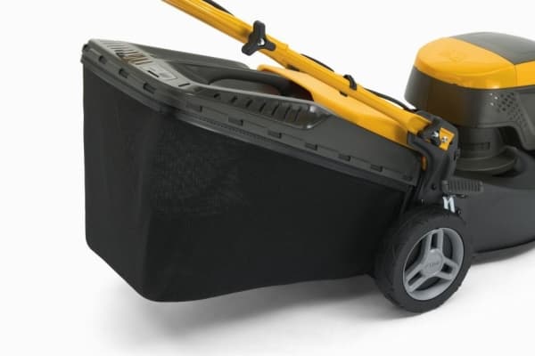 STIGA Collector 543 AE - Batteridriven gräsklippare - Inkl. 1 x 4 Ah batteri och laddare