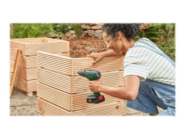 Bosch EasyImpact 18V-40 - Hammerbor/driver - trådløs - 2 hastigheter - nøkkelfri borhylse 13 mm - 40 N·m inkludert lader - 18 V