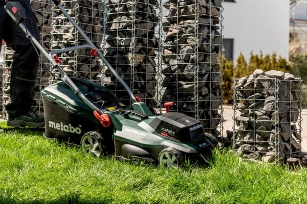 Metabo RM 36-18 LTX BL 36 - Gressklipper - trådløs - 18 V - 5.2 Ah - 2 batterier - 4000 rpm - 36 cm - 14 kg