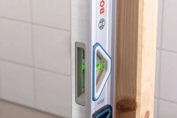 Bosch 1 600 A01 V3Y, Puusepän vatupassi, 0,6 m, Hopea, 0,5 mm/m, Alumiini, 600 mm