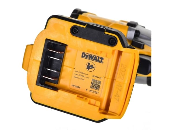 Dewalt slagskruvmejsel 18V XR - DCF921P2T-QW, inkl. 2x5,0Ah-batteri, laddare och Tstak-fodral