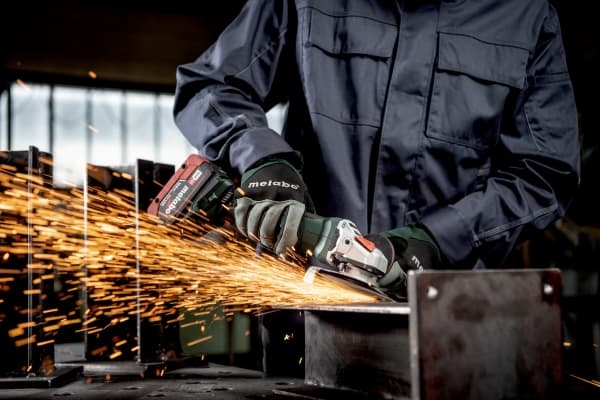 Metabo 613059660, 10000 RPM, 12,5 cm, Akku, 5,5 ah, 2,8 kg, Harjaton moottori