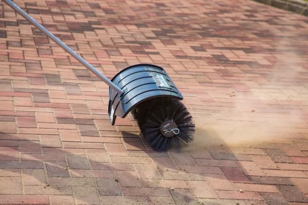 Makita - Sweeping brush attachment - for stubborn dirt, leaves - 250 mm - bredde: 600 mm - for Makita DUX18ZX1, EX2650LH, EX2650LHM