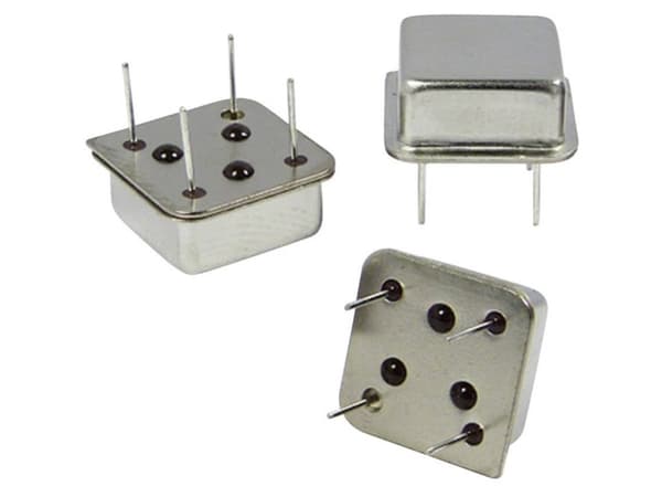 Qantek QX8T50B12.28800B50TT Kvartsoscillator DIP-8 HCMOS 12.288 MHz 13.21 mm 13.21 mm 5.08 mm 1 stk